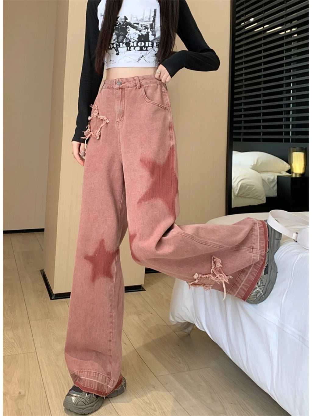 Women's Retro Star Embroidered Color-Block Jeans, Loose Fit with Frayed Hem, Pink & White Two-Tone Design, Versatile Streetwear Style, 100%, Machine Washable, Relaxed Fit Pants | Twotone Denim | Side Pockets Style